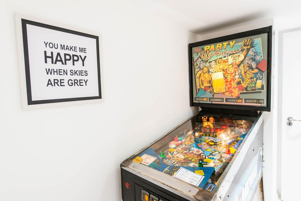 Happy Home Joy - Apartment With Free Pinball Machine Budapeşte Dış mekan fotoğraf